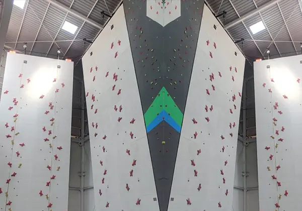 Speed Relay Wall